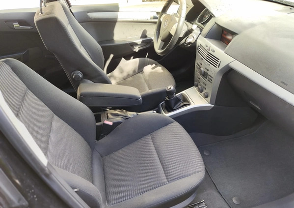 Opel Astra cena 16900 przebieg: 161961, rok produkcji 2006 z Bieruń małe 352